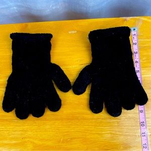 Black wool chunky gloves